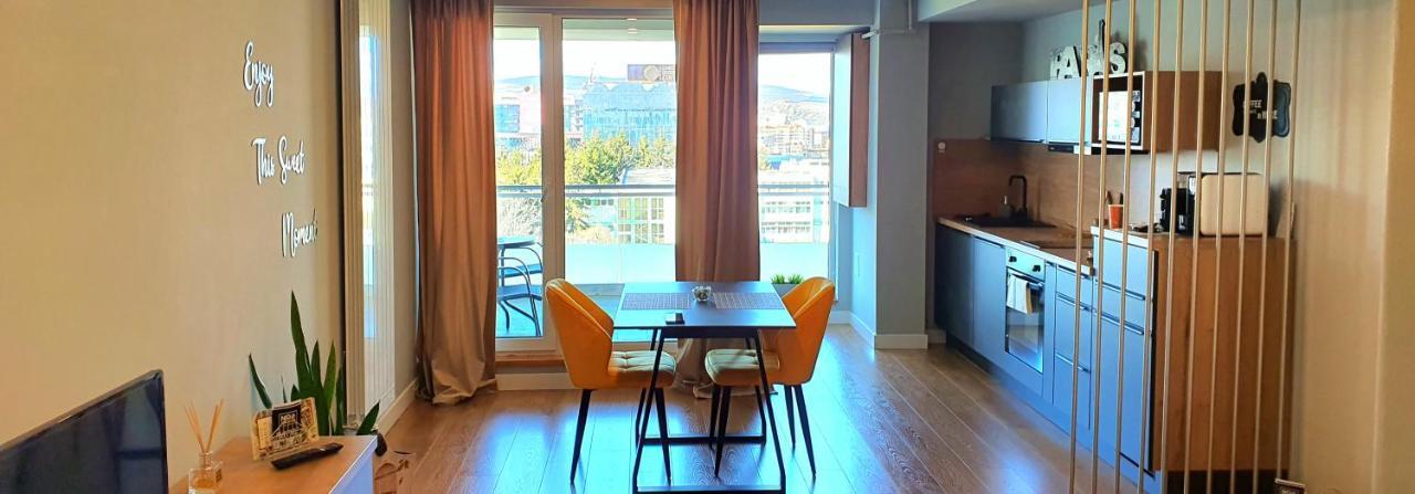 Eriss Studio Suite - Ozone Building Apartment Kolozsvár Kültér fotó