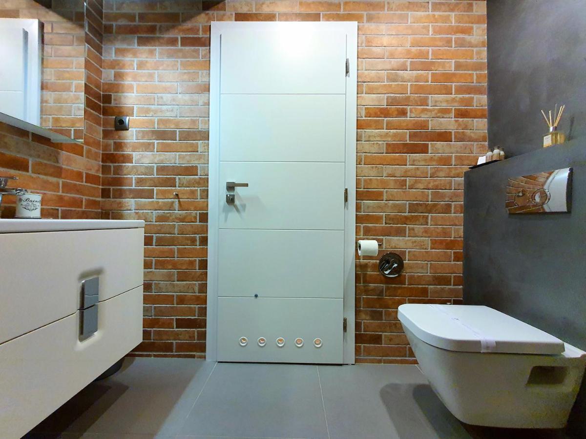 Eriss Studio Suite - Ozone Building Apartment Kolozsvár Kültér fotó