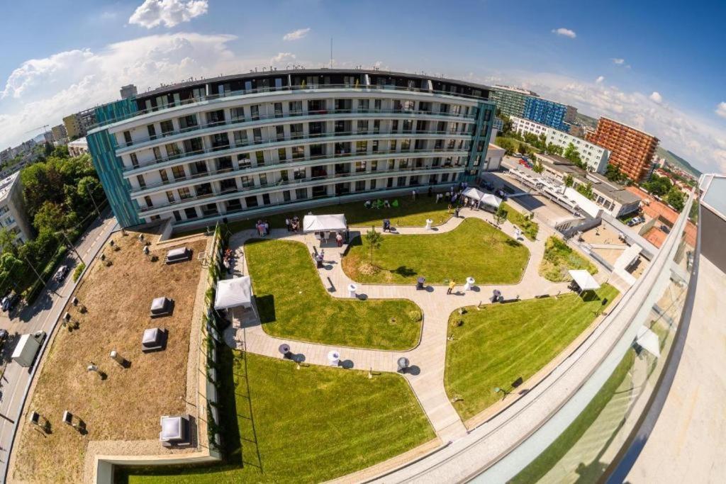 Eriss Studio Suite - Ozone Building Apartment Kolozsvár Kültér fotó